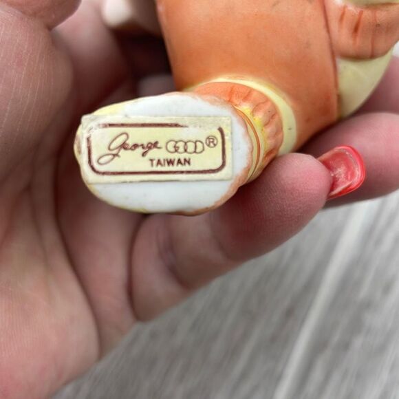 George Good Ceramic Pig Figurine Warm Up Stretching Aerobics - Picture 6 of 8